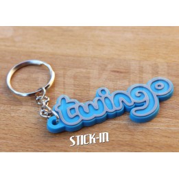 Renault Twingo Schlüsselanhänger mit Monogramm und Kofferraum-Logo aus weichem PVC, blau