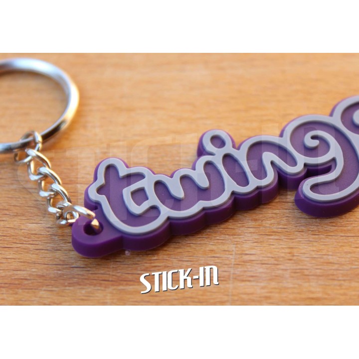 Portachiavi Renault Twingo con monogramma e logo per bagagliaio in PVC morbido viola Kenzo