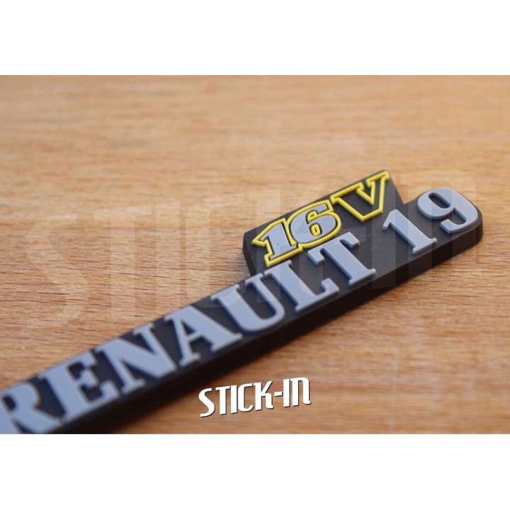 Llavero Renault 19 16V de PVC blando con monograma y logotipo R19.