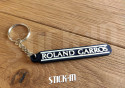 Schlüsselanhänger - Peugeot Roland Garros 205 106 306 - Monogramm-Logo aus Weich-PVC