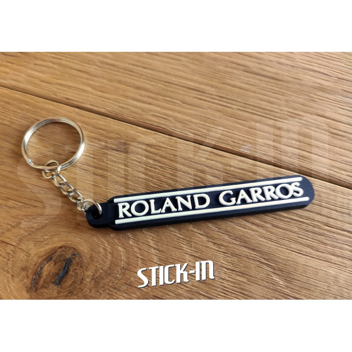 Schlüsselanhänger – Peugeot Roland Garros 205 106 306 – Monogramm-Logo aus weichem PVC