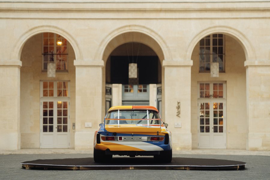La BMW 3.0 CSL Art Car di Alexander Calder a Parigi per Rétromobile 2026